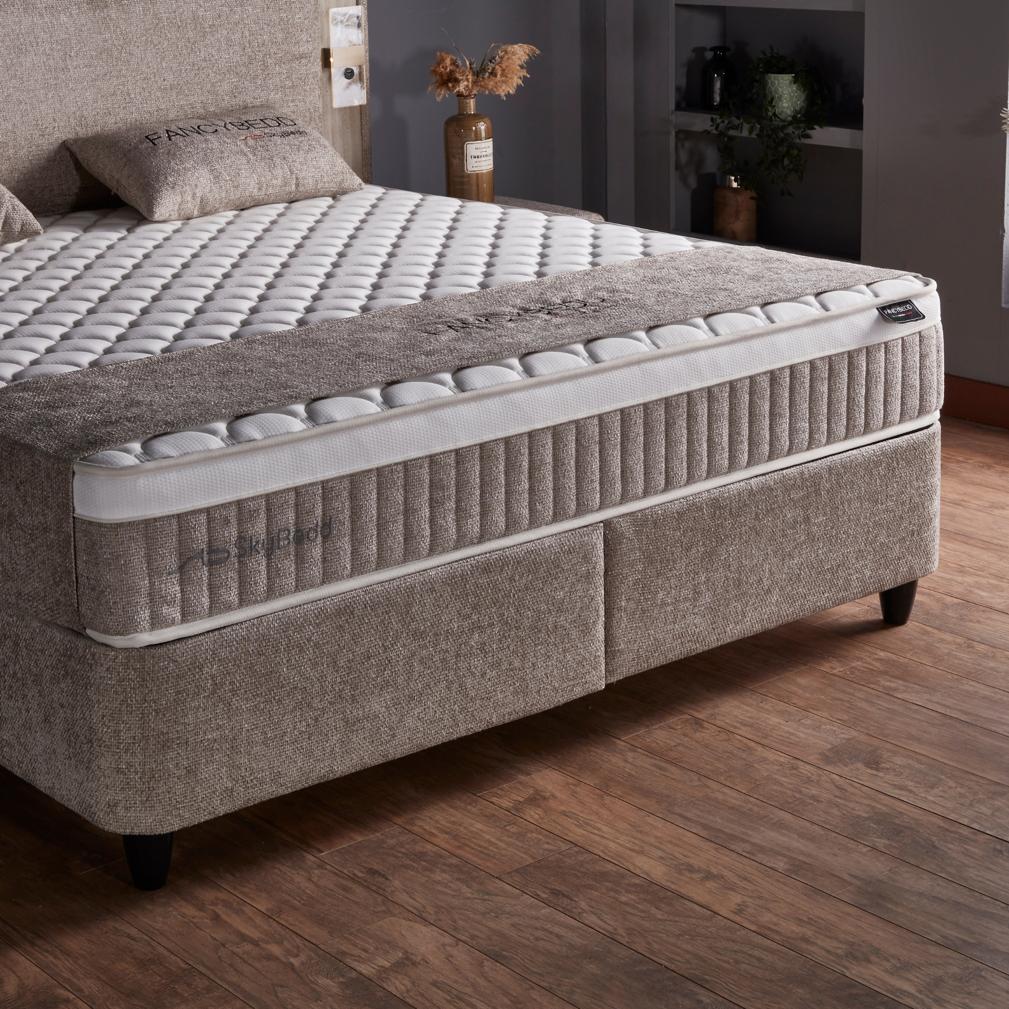 Fancy Boxspringbett mit Matratze LED